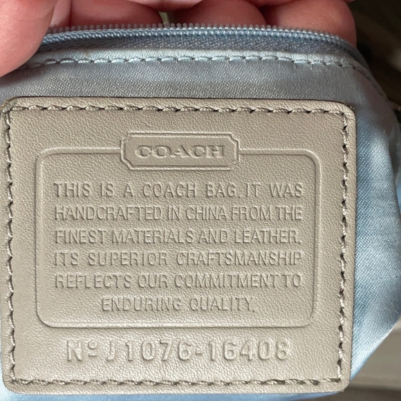 Coach Shoulder Bag - Picture 6 of 9